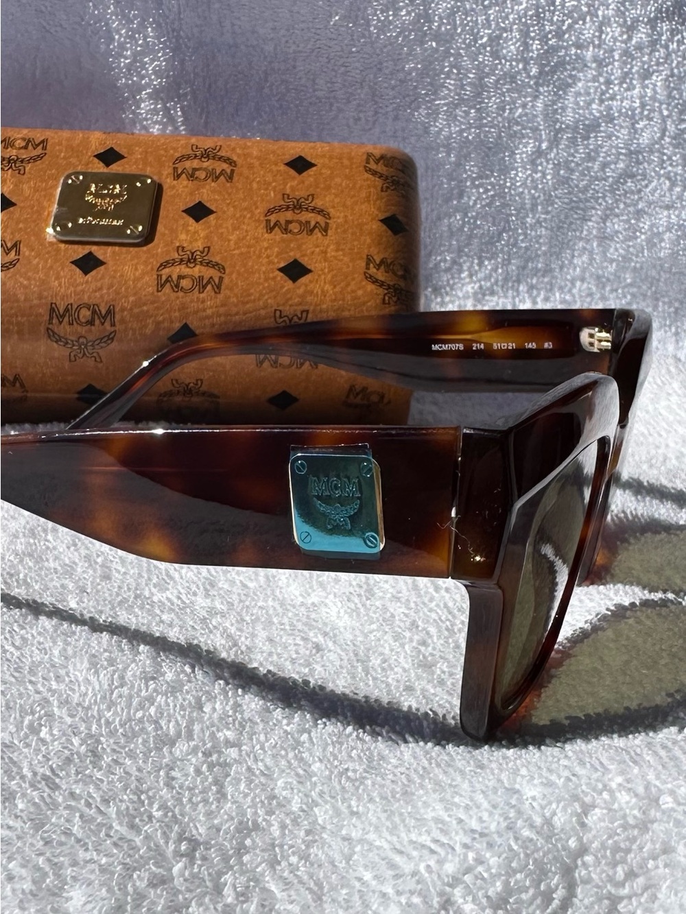 Full Inclusion MCM Havana Tortoiseshell Sunglasses - Authenticated by Poizon - Picture 8 of 13
